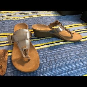 Never worn Vionic sandals
